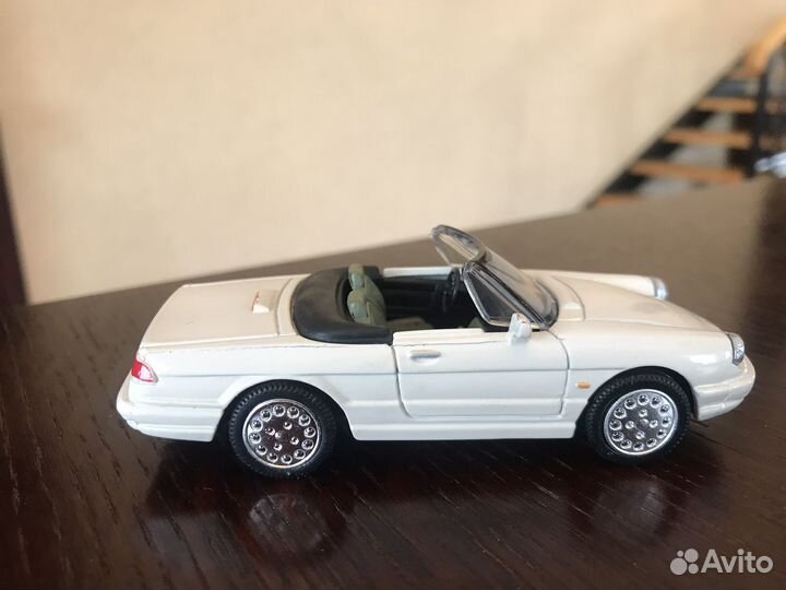 Модель автомобиля 1/43 Альфа Ромео 1989г