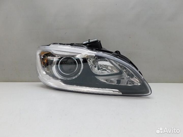 Фара правая Volvo S60