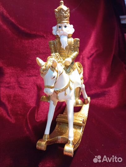 Статуэтка щелкунчик