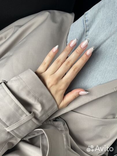 Маникюр, педикюр, наращивание ногтей