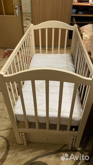 Детская кровать в месте матрасом