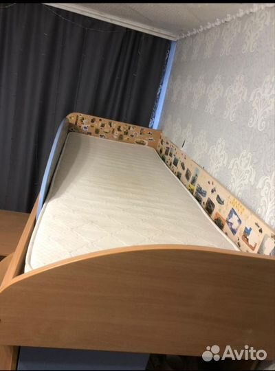 Кровать чердак со столом