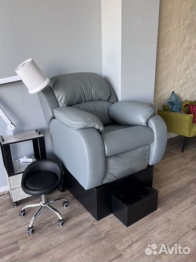 Место мастера маникюра в аренду