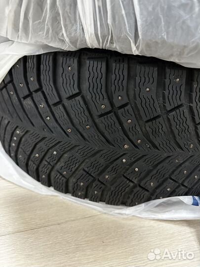 Michelin X-Ice North 4 245/40 R19 98T