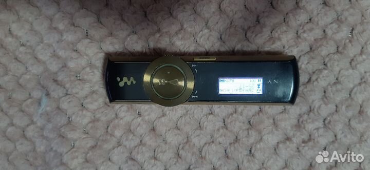 Плеер MP3 Sony NWZ-B172F 2Gb Золотого цвета