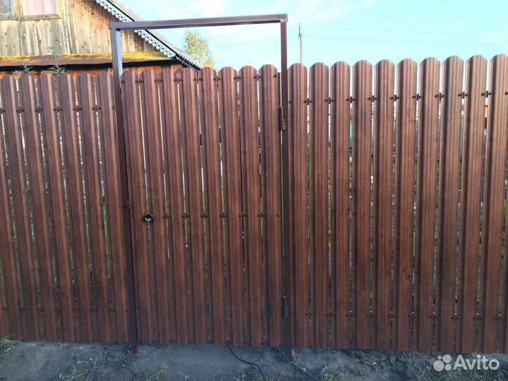 Забор из евроштакетника