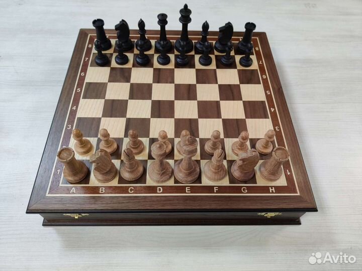 Шахматы подарочные в ларце стаунтон орех