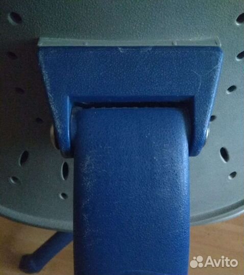 Стул школьный