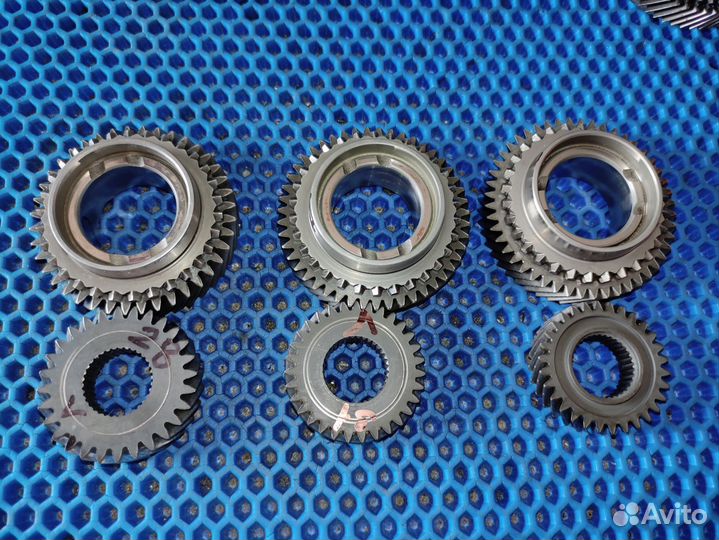 Скоростные шестерни пятой Т5, Т4