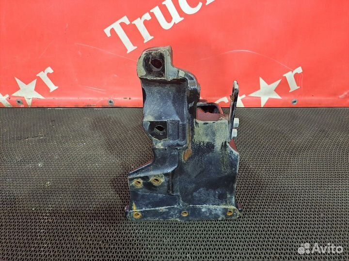 Кронштейн торсиона кабины правый Daf XF106