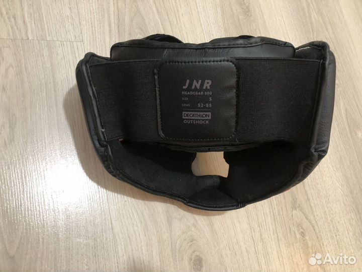 Боксерские перчатки и шлем на возраст 9-10 лет