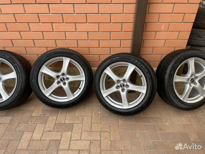 Комплект зимних колес r18 235/50