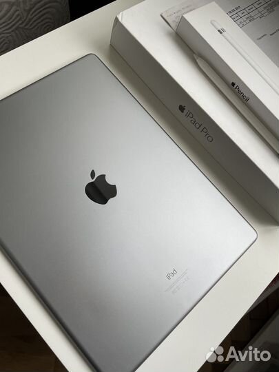 iPad pro 12 9 2015 + apple pencil 1 в подарок
