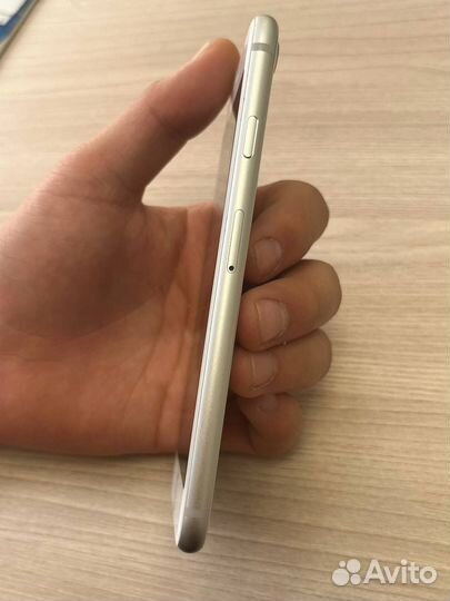 iPhone 8, 64 ГБ