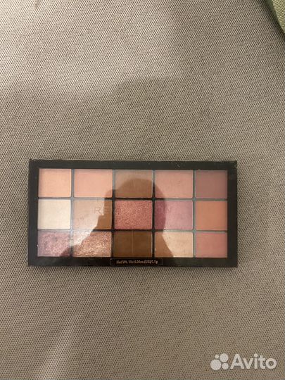 Палетка теней revolution