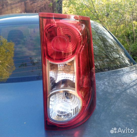 Задняя правая фара лада Ларгус