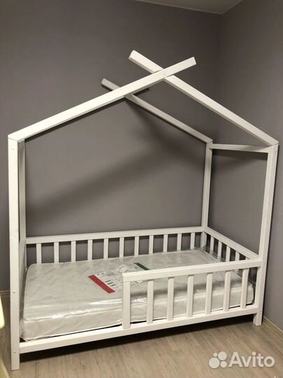Кроватка домик бу