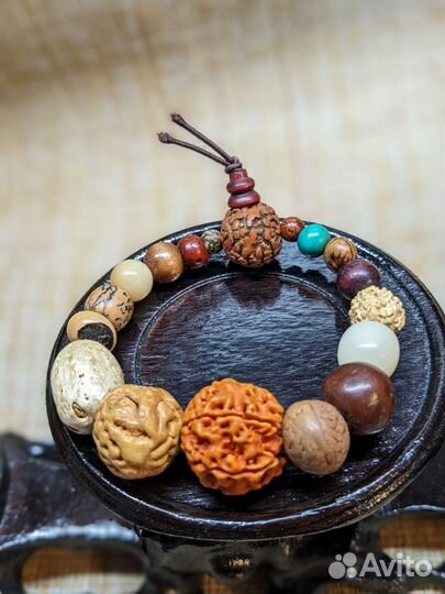 Браслет из кости