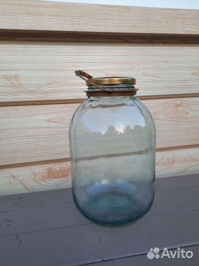 Банка стеклянная с крышкой и ручкой в комплекте