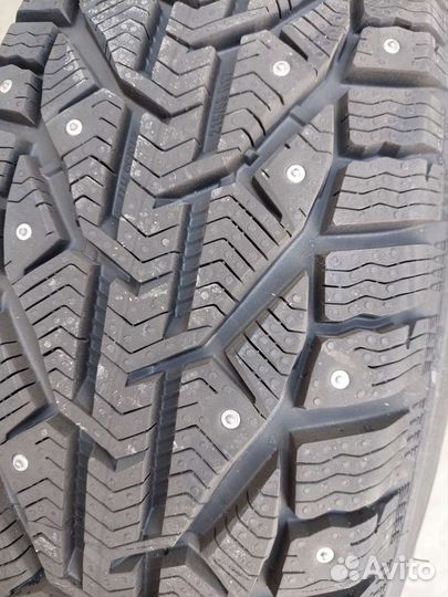 Kormoran Stud 2 215/55 R17 98T