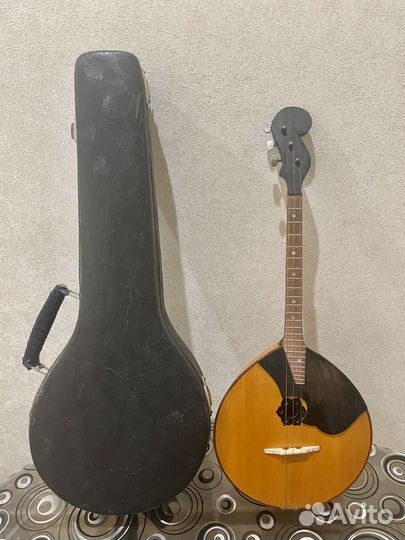 Домра ручной работы 1972 года