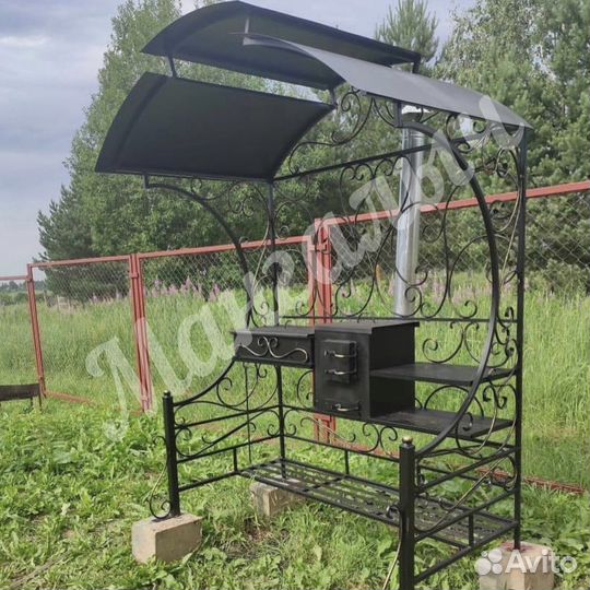 Мангал с крышей