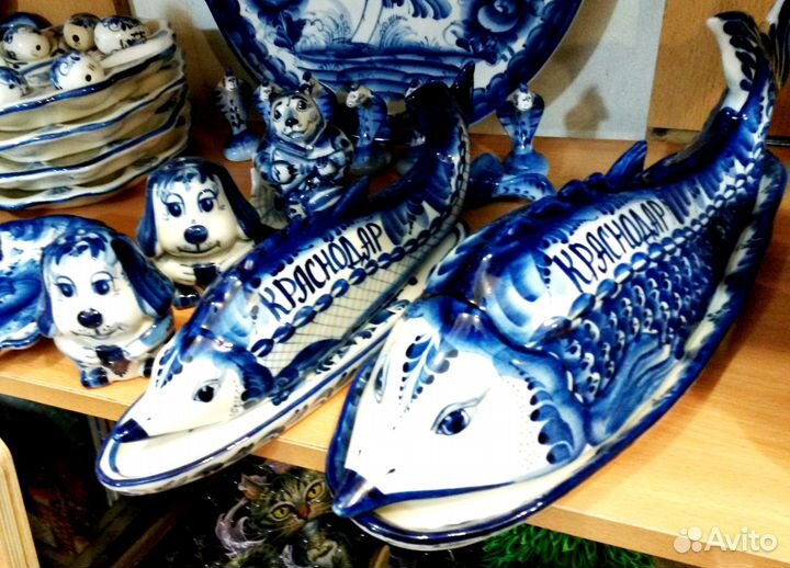 Продаются сувенирные фигурки из гжели