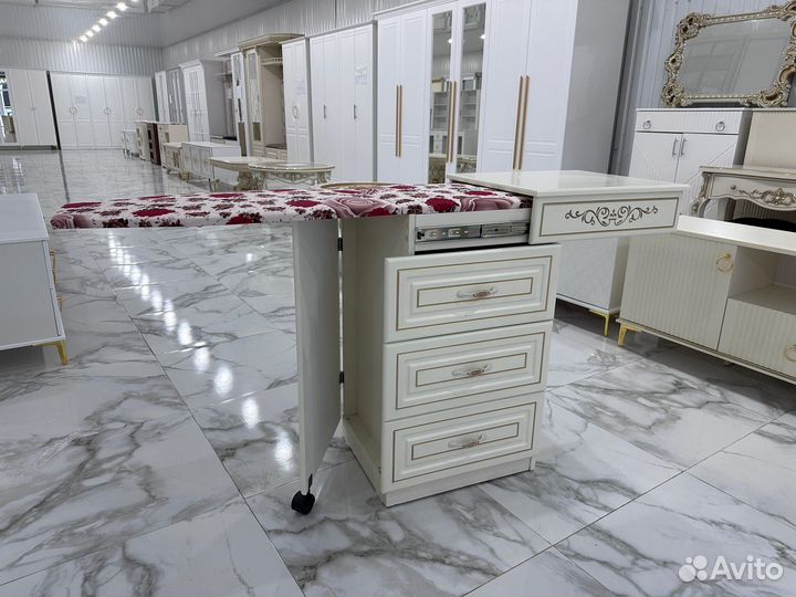 Гладильная доска с выдвижными ящиками