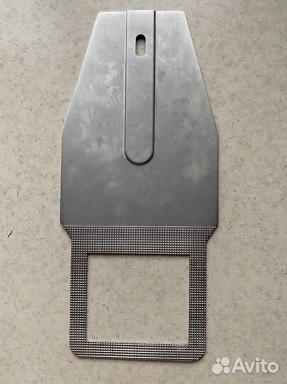 Подвижная пластина (нижняя лапка 5 на 6)