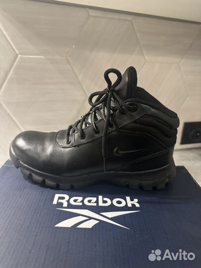 Кроссовки женские утепленные