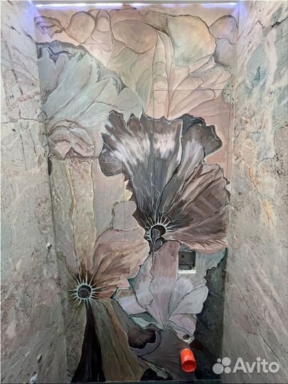 Роспись стен, художник, барельеф