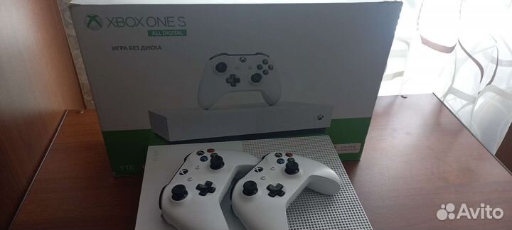 Xbox One s 1tb с играми