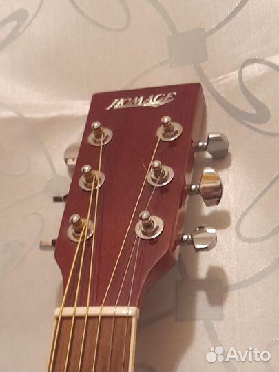 Акустическая гитара