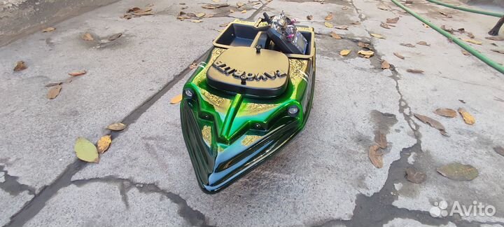 Кораблик для рыбалки с GPS автопилотом и глубиномр