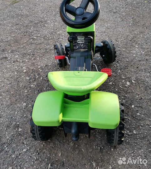 Детский трактор с педалями