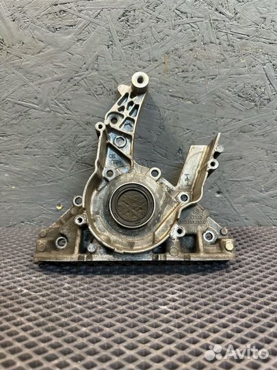 Крышка двигателя передняя Volkswagen Passat B6 BWE