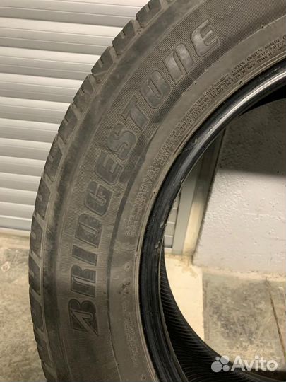 Bridgestone Dueler H/T D687 2.25/65 R17 101H