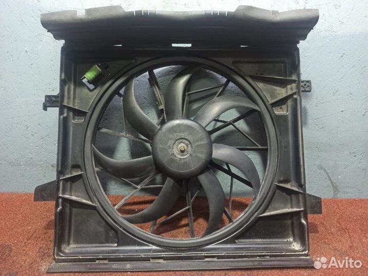 Вентилятор двигателя Jeep Grand Cherokee WK2 3.6