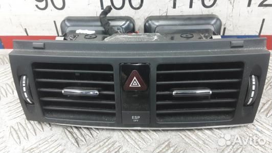 Кнопка аварийки mercedes benz C-class W204 (LNT07I