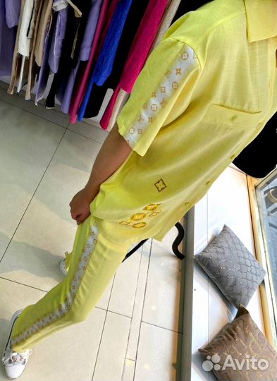 Костюмы новые люксовые