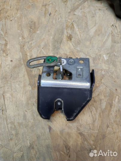 Замок крышки багажника Honda Civic 4D 8 кузов