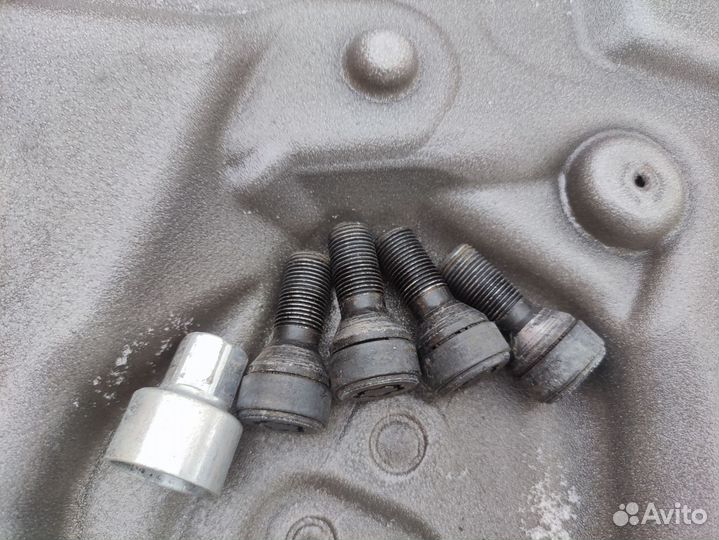 Оригинальные секретки колес бмв г01 G серия