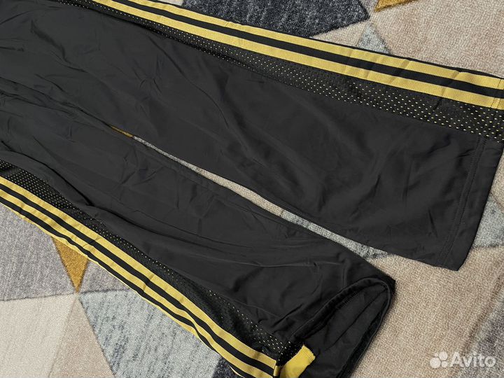 Спортивный костюм adidas