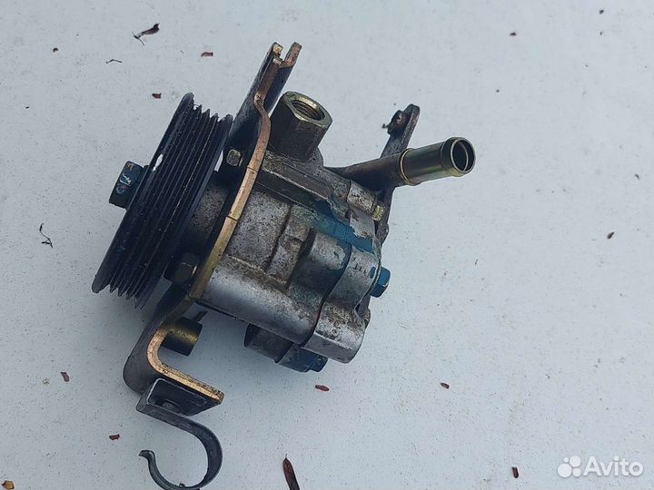 Гур нисан куб 2001г