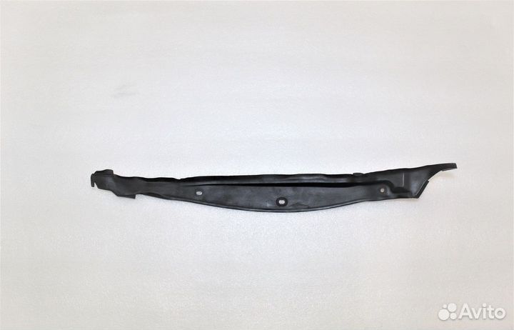 Lexus LS Защитная накладка переднего крыла правая