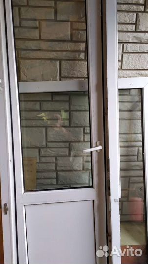 Двери пластиковые со стеклом бу