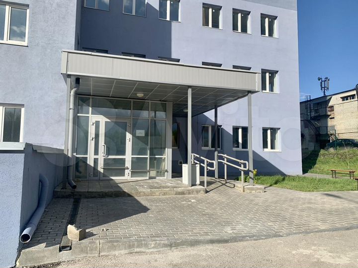 Офис с парковкой в густонаселенном квартале