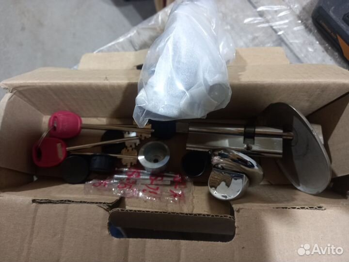 Дверь входная металлическая новая