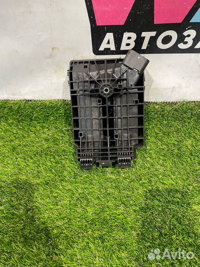 Полка аккумулятора Buick Encore GX 2023 42677164