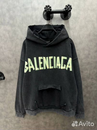 Стильное худи Balenciaga